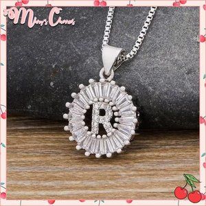 🍒 White Gold -R- Initial Necklace